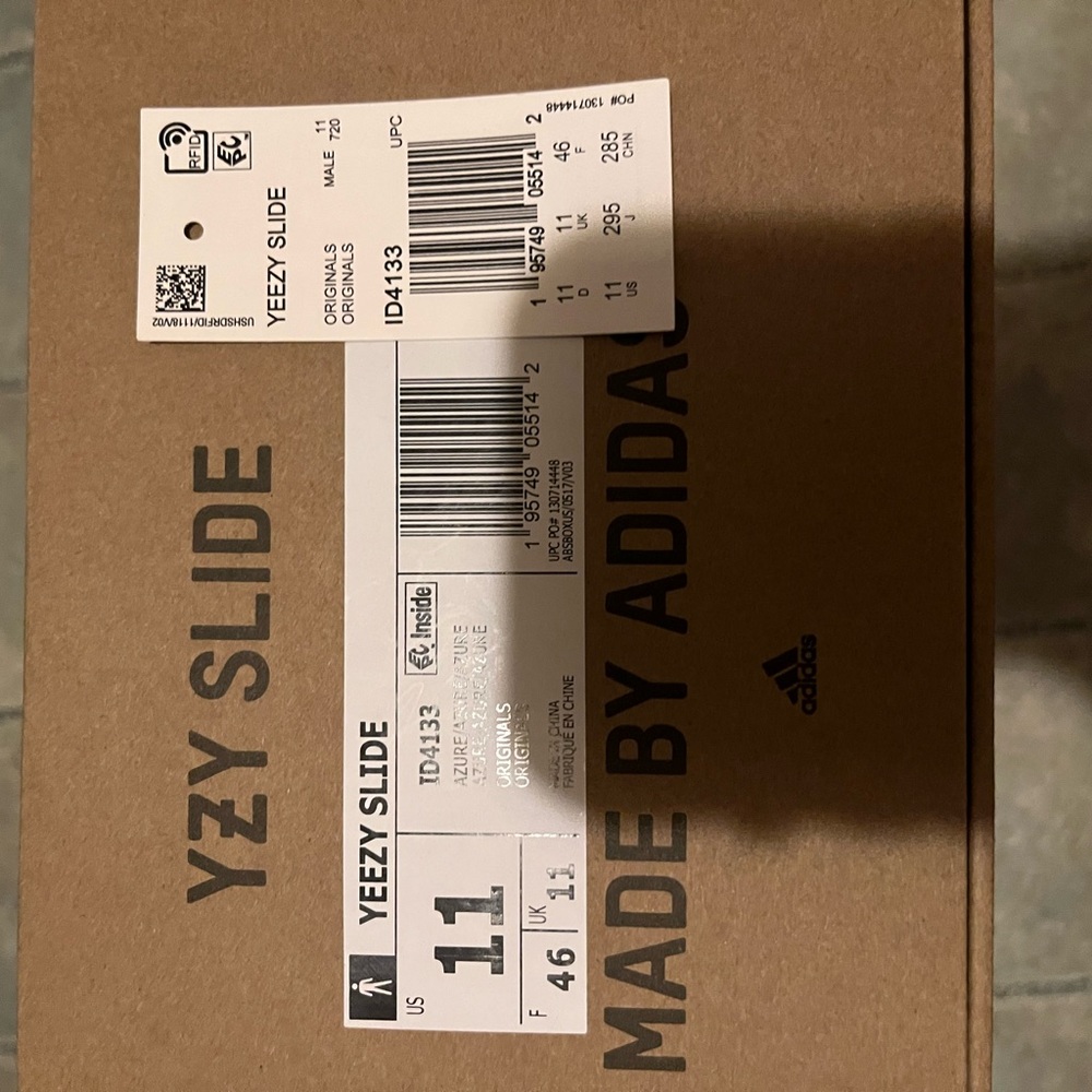 Yeezy Slides Size 11DS Rare Color-way ID4133 is the style code AZURE Blue 🚢💨 - Picture 6 of 10